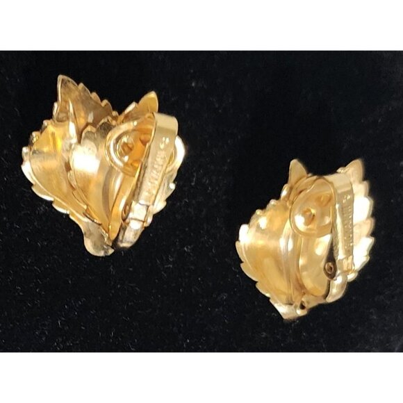 Vintage Retro Signed Giovanni Goldtone Clip-On Earrings Leaf Design - Picture 2 of 5